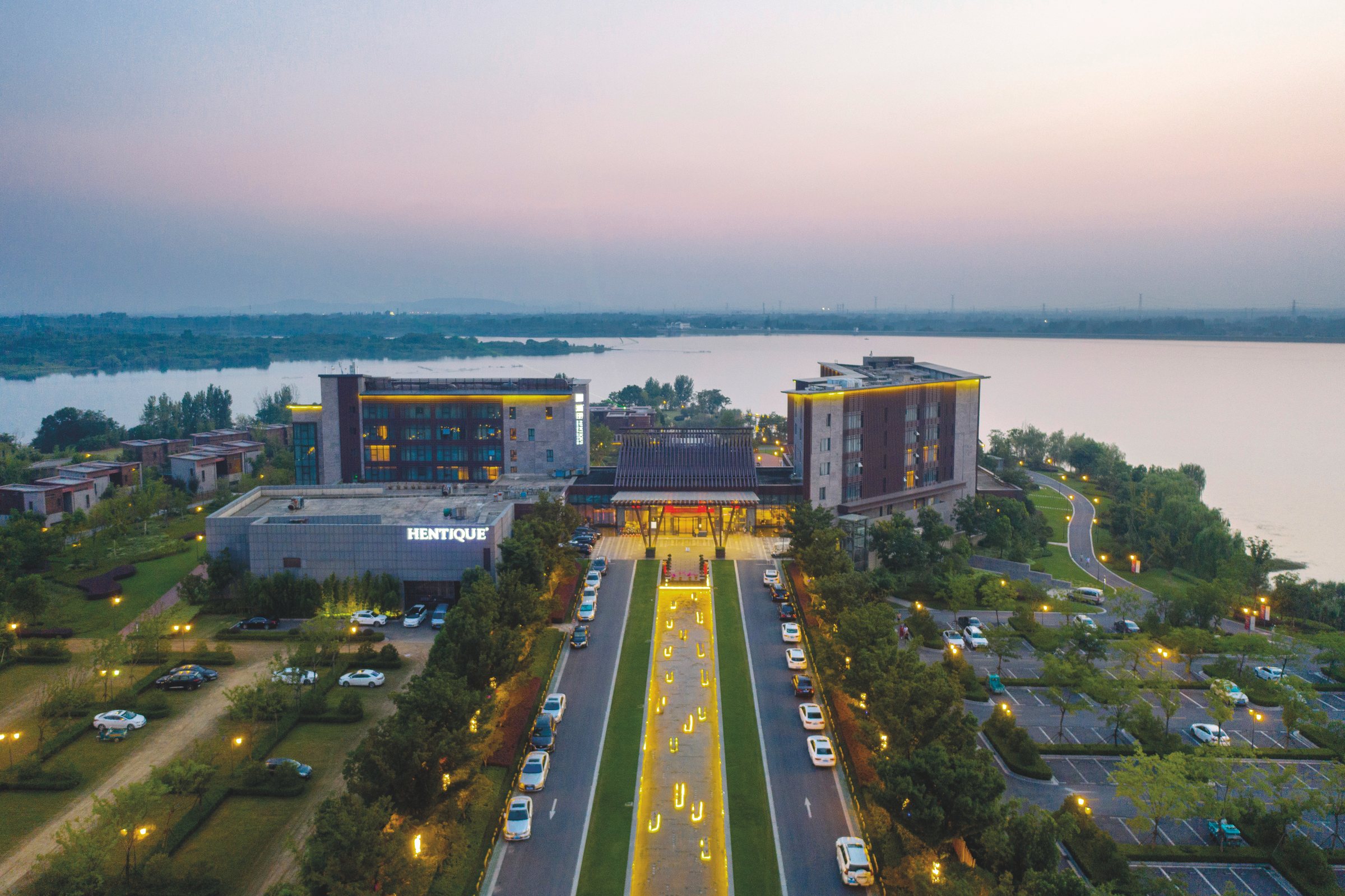 Gardens and lake views at Maoshan Resort